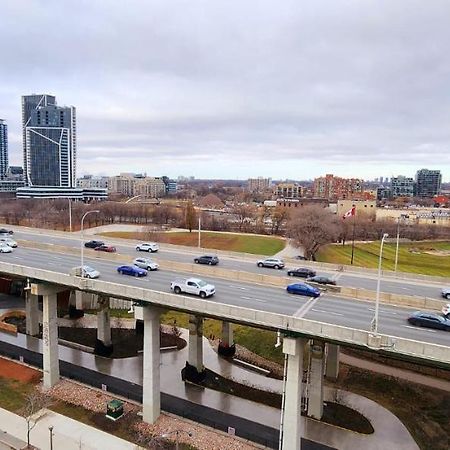 Lakefront Living Downtown Toronto - Free Parking, Gym, Indoor Pool Экстерьер фото