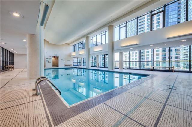 Lakefront Living Downtown Toronto - Free Parking, Gym, Indoor Pool Экстерьер фото