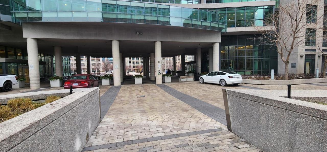 Lakefront Living Downtown Toronto - Free Parking, Gym, Indoor Pool Экстерьер фото